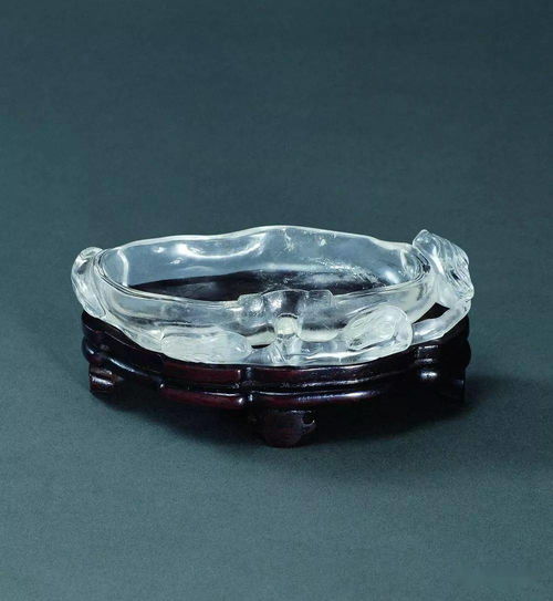 冰魄流光 清代水晶发饰中的工艺美学与宫廷风尚